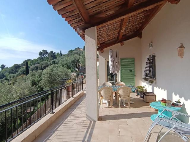 Maison 7 pièces 240 m²