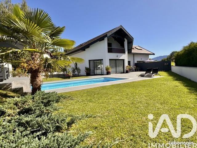 Maison 7 pièces 240 m²