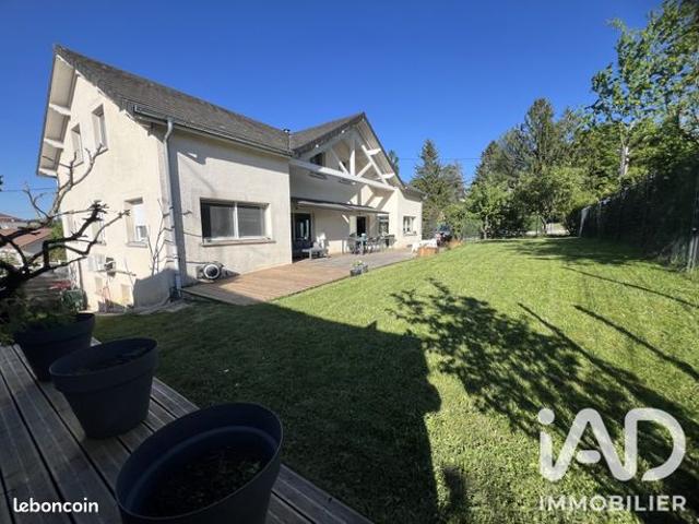 Maison 7 pièces 240 m²