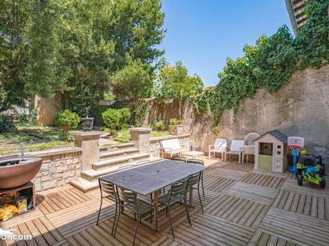 Maison 7 pièces 240 m²