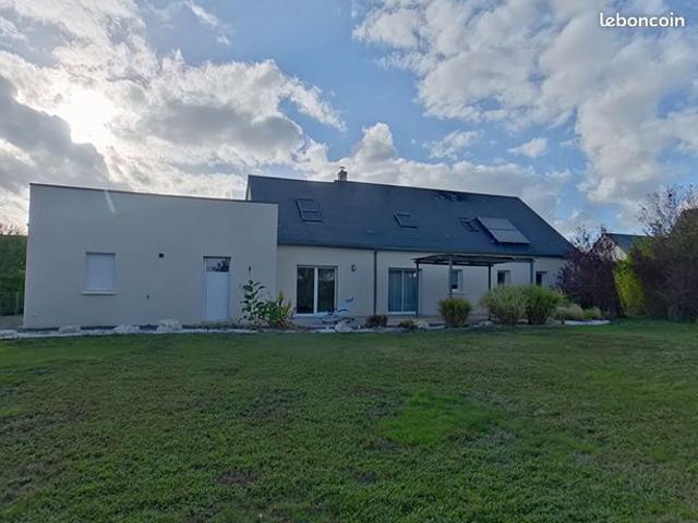 Maison 7 pièces 240 m²