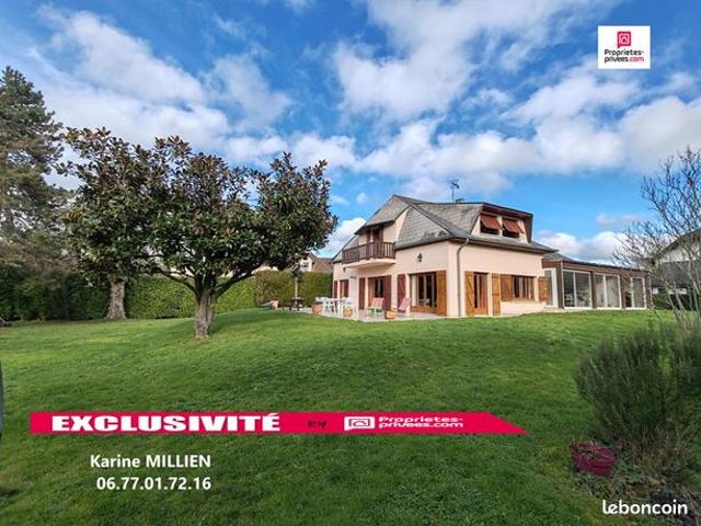 Maison 7 pièces 240 m²