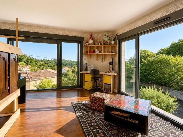 Maison 7 pièces 240 m²