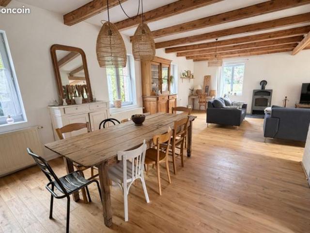 Maison 7 pièces 240 m²