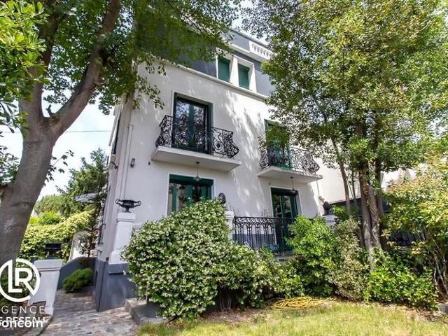 Maison 7 pièces 240 m²