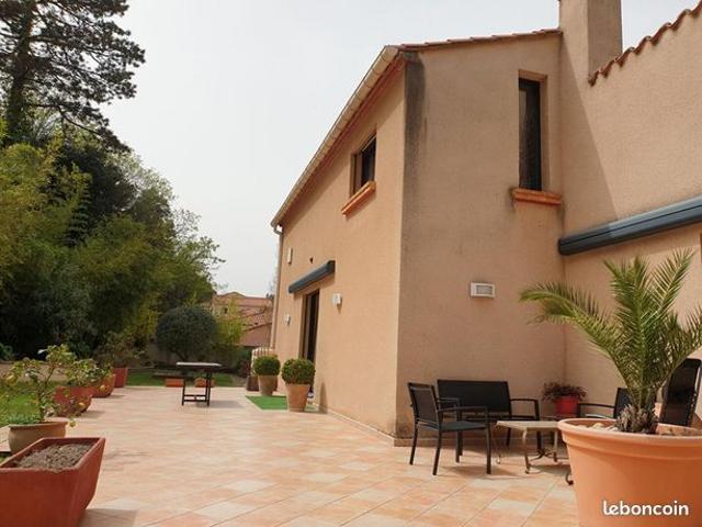 Maison 7 pièces 240 m²