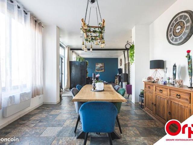 Maison 7 pièces 240 m²