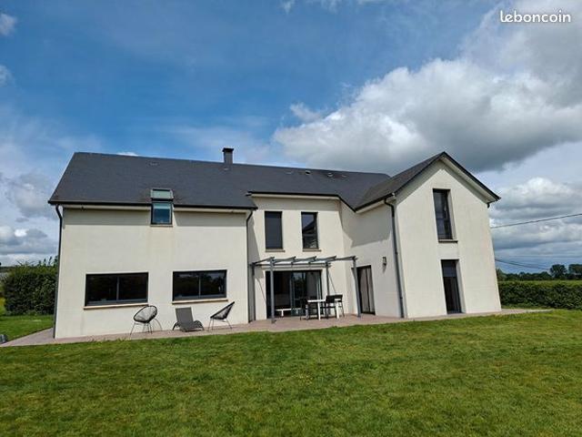 Maison 7 pièces 240 m²