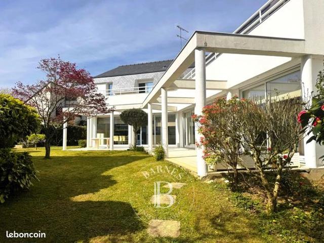 Maison 7 pièces 240 m²