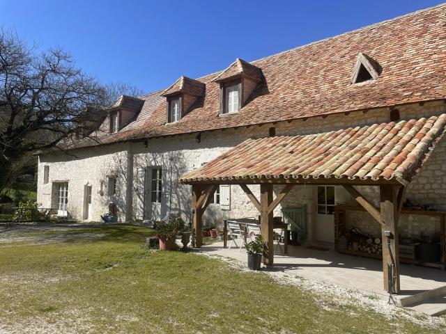 Maison 7 pièces 240 m²