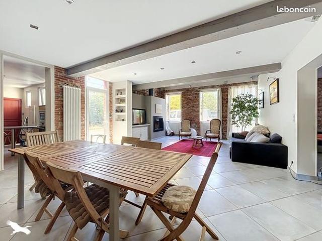 Maison 7 pièces 240 m²