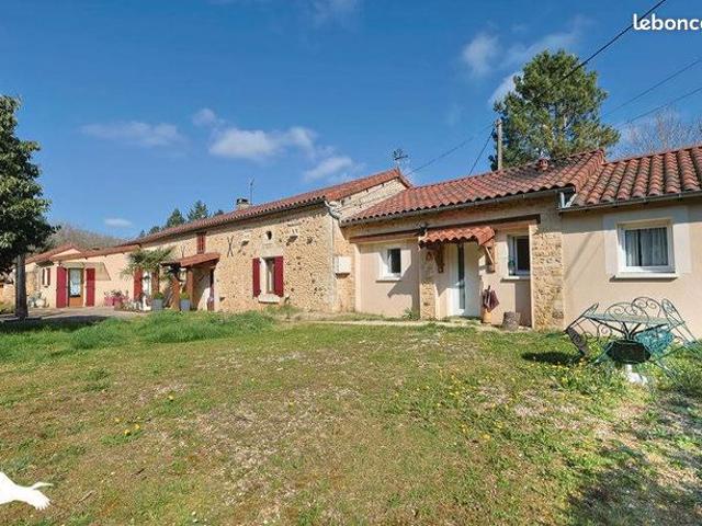 Maison 7 pièces 240 m²