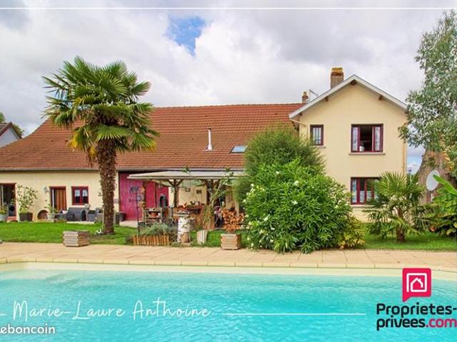 Maison 7 pièces 240 m²
