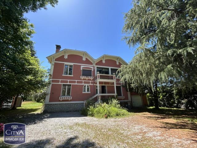 Maison 7 pièces 240 m²