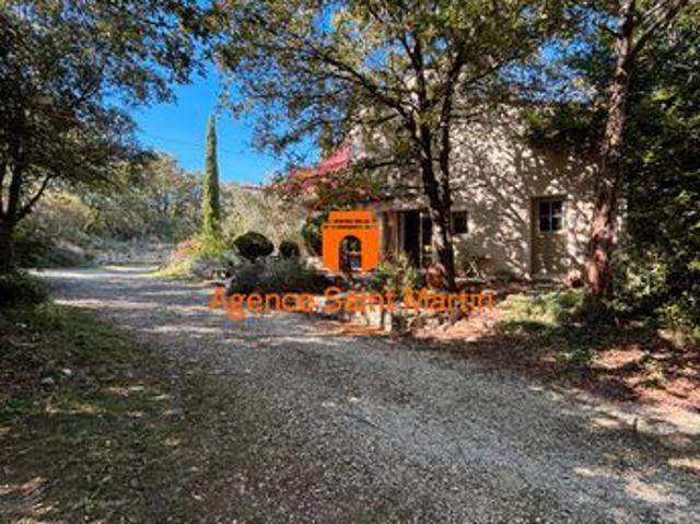 Maison 7 pièces 240 m²