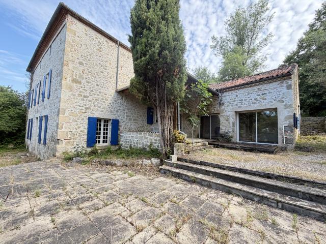 Maison 7 pièces 240 m²