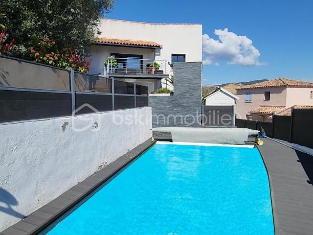 Maison 7 pièces 240 m²
