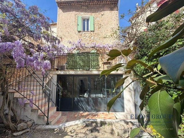 Maison 7 pièces 240 m²