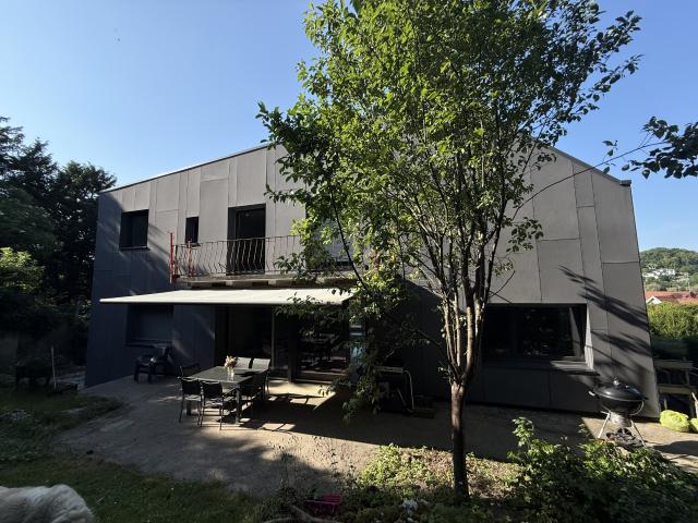 Maison 7 pièces 240 m²
