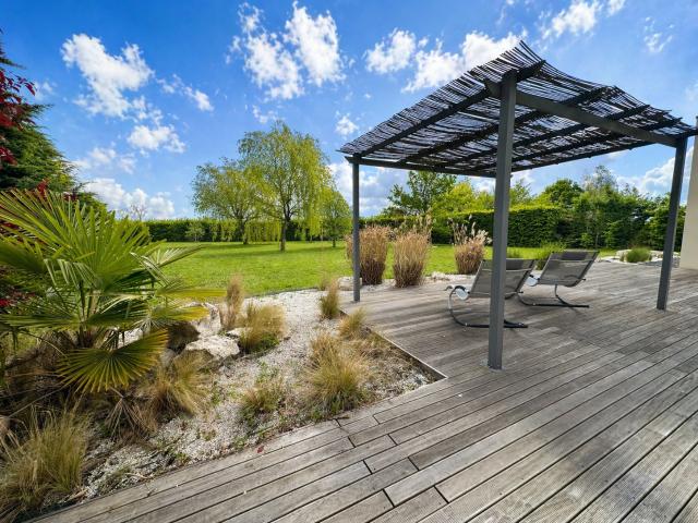 Maison 7 pièces 240 m²