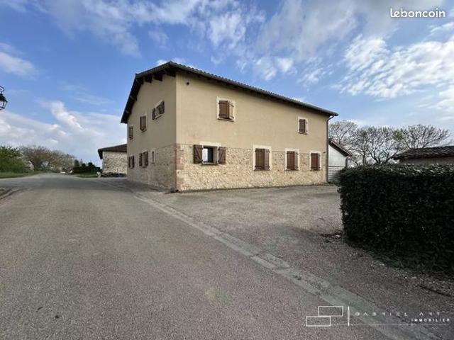 Maison 7 pièces 240 m²