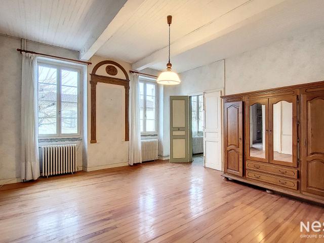 Maison 7 pièces 240 m²