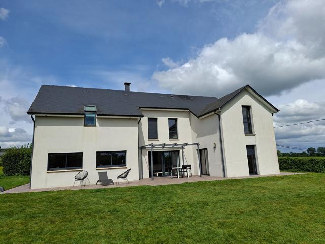 Maison 7 pièces 240 m²