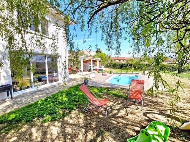 Maison 7 pièces 240 m²