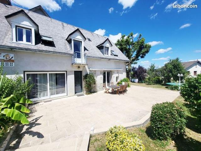 Maison 7 pièces 240 m²