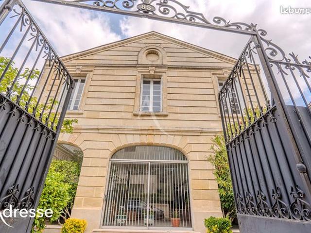 Maison 7 pièces 230 m²
