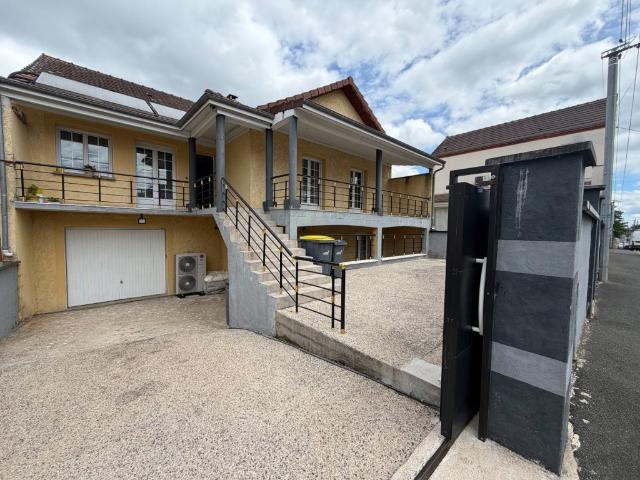 Maison 7 pièces 240 m²