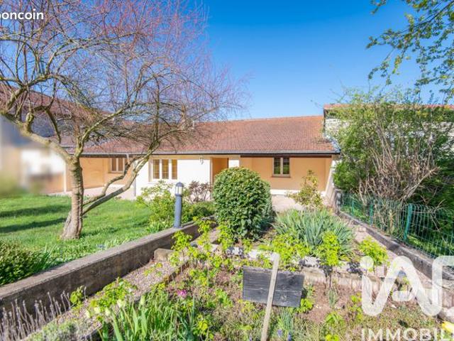 Maison 7 pièces 240 m²