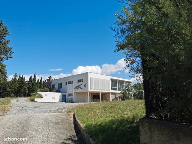Maison 7 pièces 240 m²