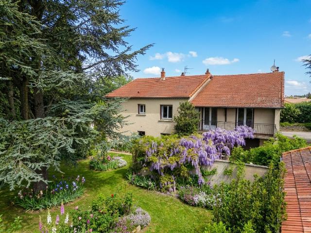 Maison 7 pièces 240 m²