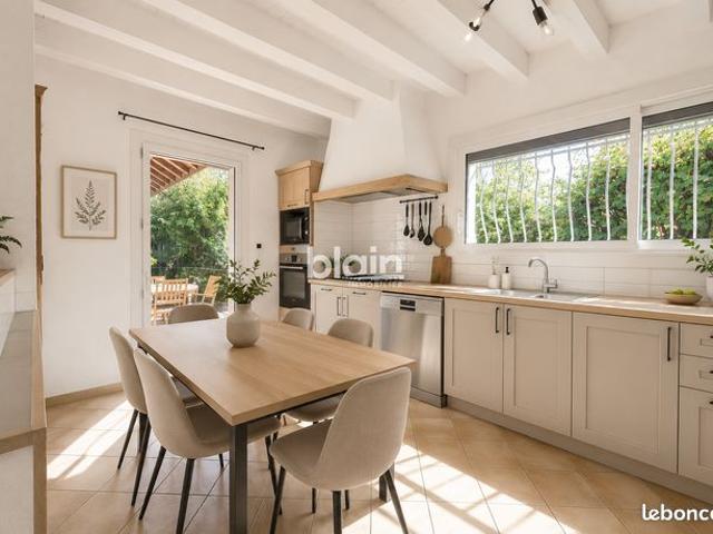 Maison 7 pièces 240 m²