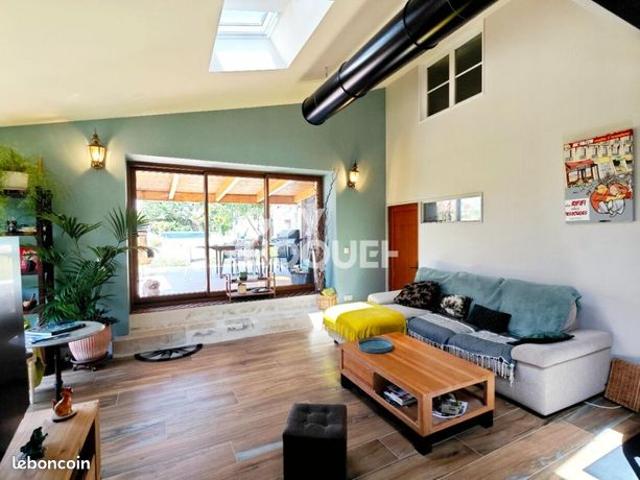 Maison 7 pièces 240 m²