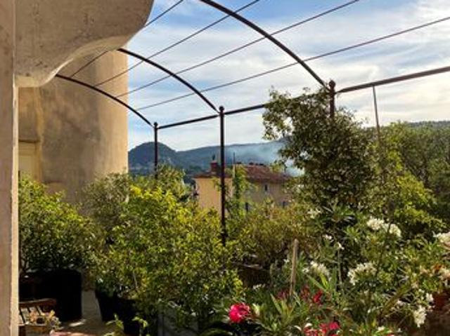 Maison 7 pièces 240 m²