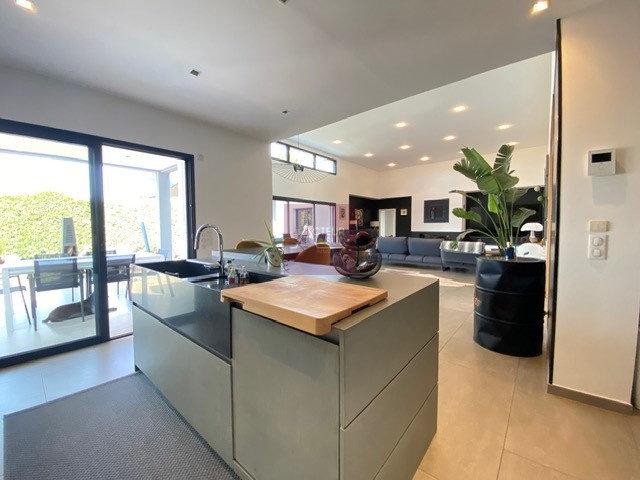 Maison 7 pièces 240 m²
