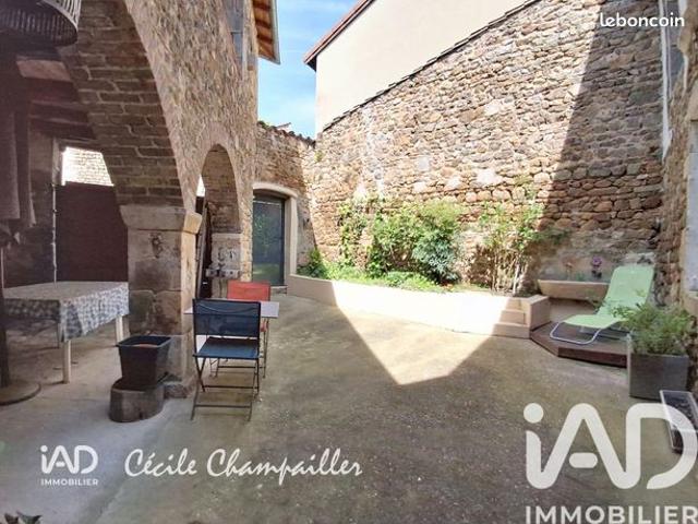 Maison 7 pièces 240 m²