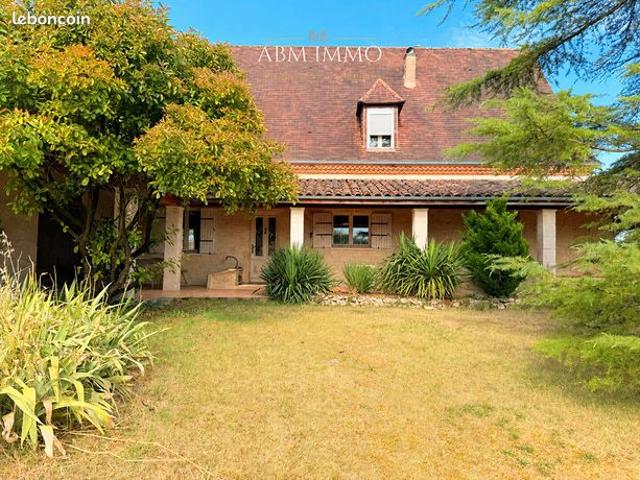 Maison 7 pièces 240 m²