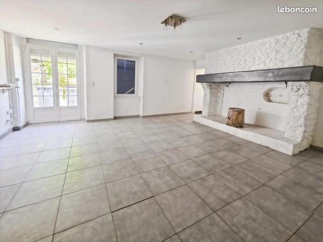 Maison 7 pièces 240 m²