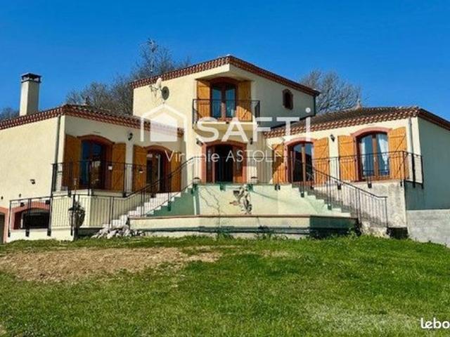 Maison 7 pièces 240 m²