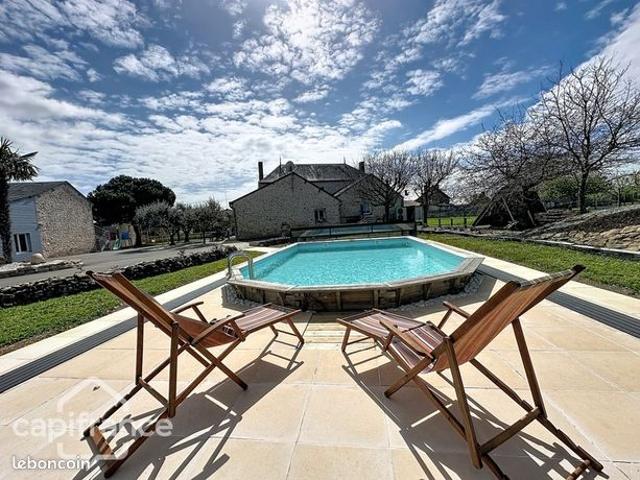 Maison 7 pièces 241 m²