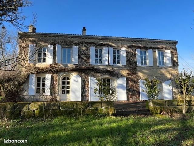 Maison 7 pièces 241 m²
