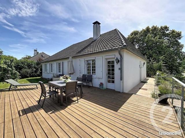 Maison 7 pièces 241 m²