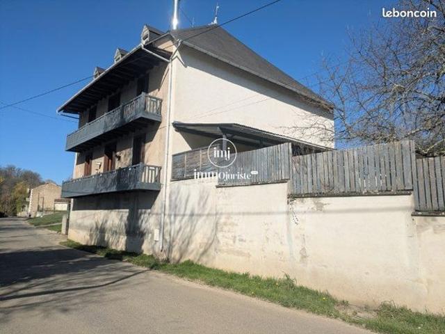 Maison 7 pièces 241 m²