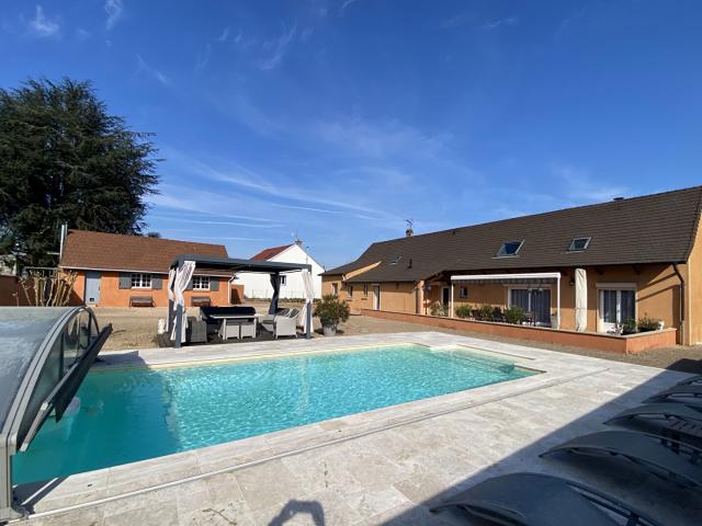 Maison 7 pièces 241 m²
