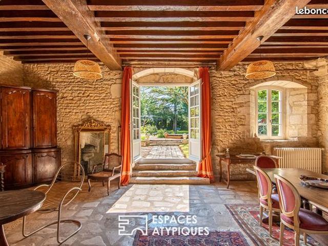 Maison 7 pièces 241 m²