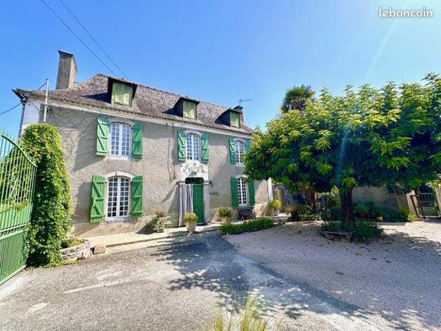 Maison 7 pièces 241 m²