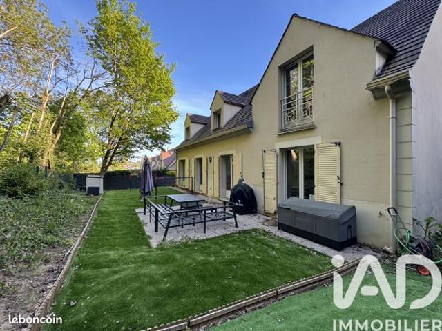 Maison 7 pièces 241 m²